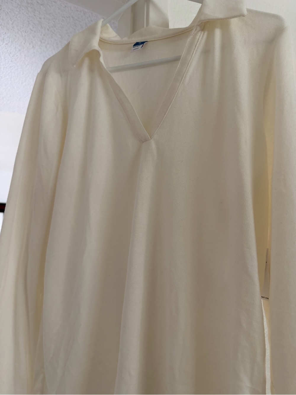 Old Navy Cream V-Neck Collared Long-Sleeve Top